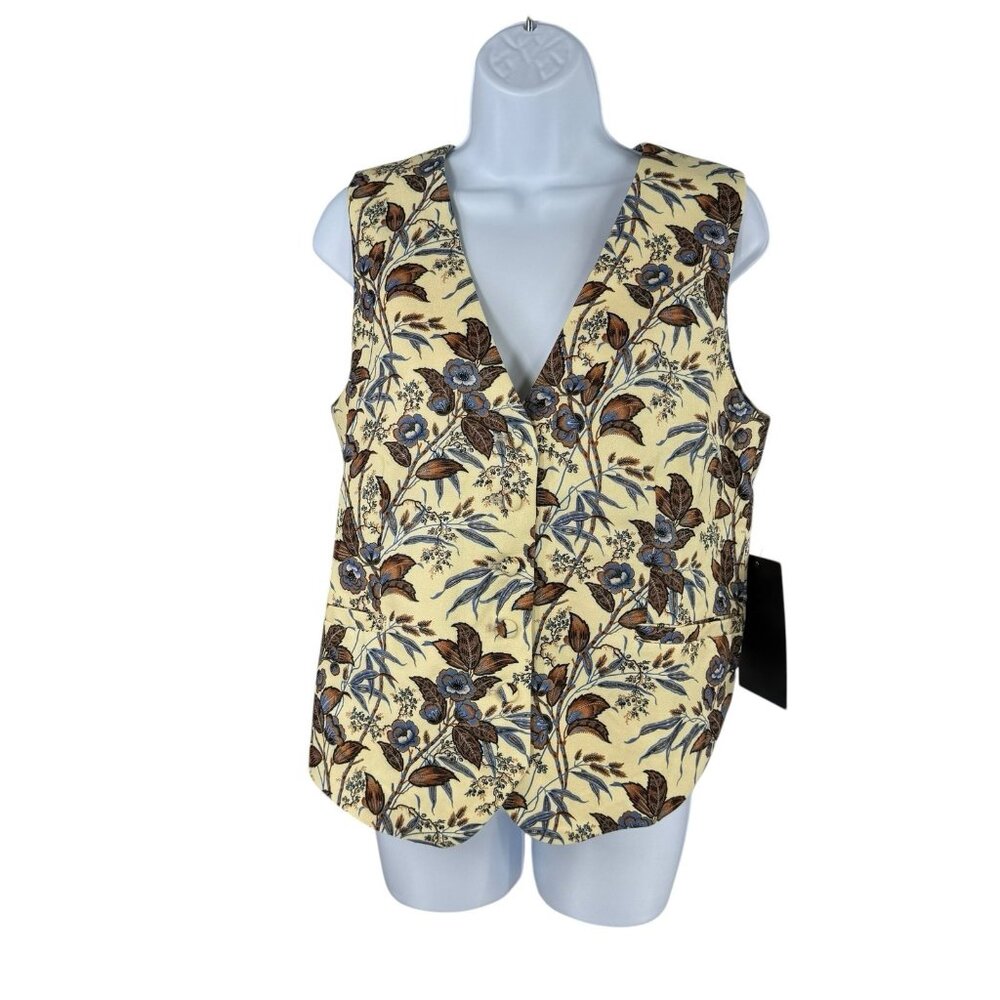 Tuckernuck Cream Floral High-Waist Shorts Romper - Picture 7 of 15